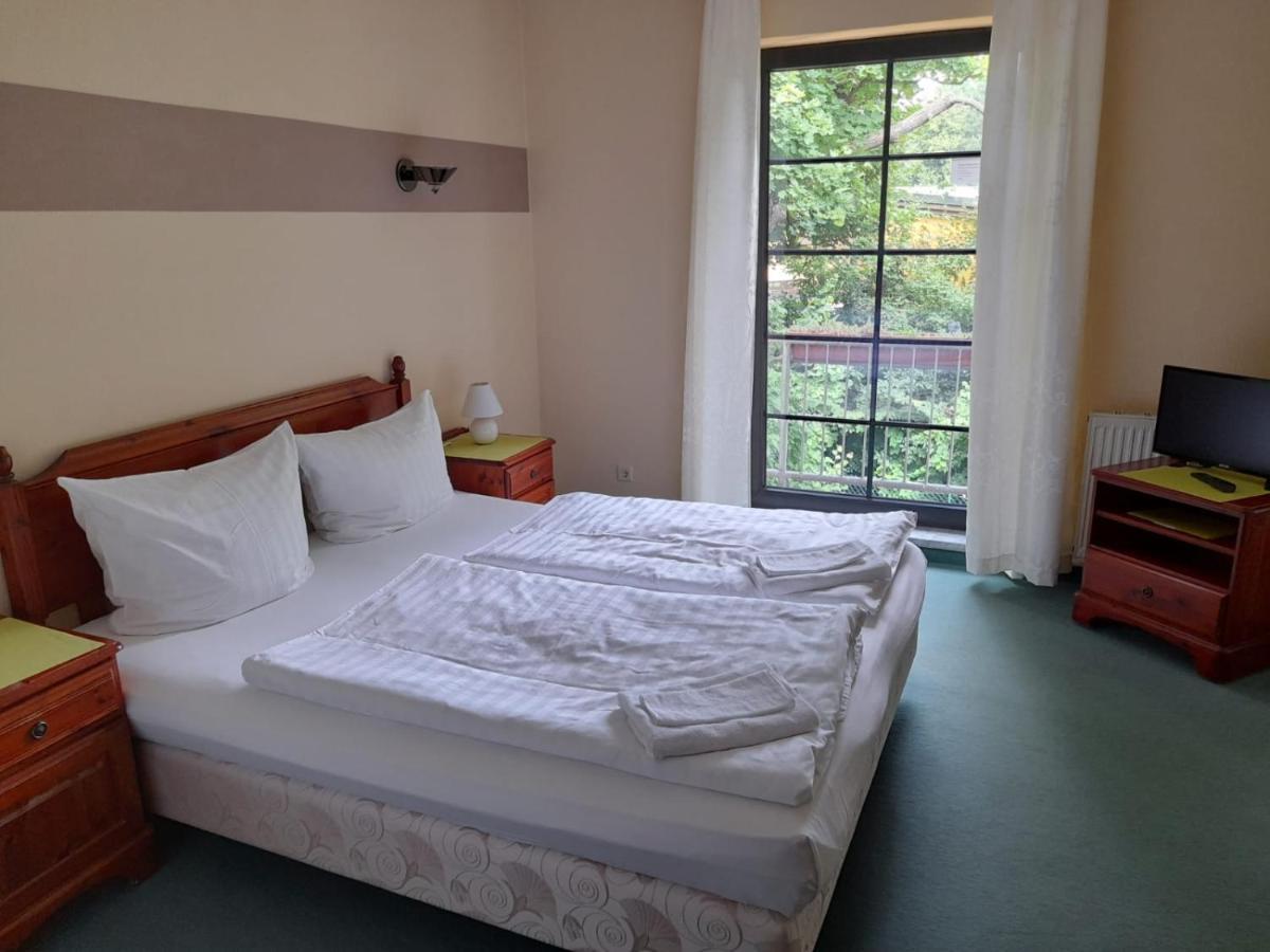 Hotel Am Kreischaer Park Extérieur photo