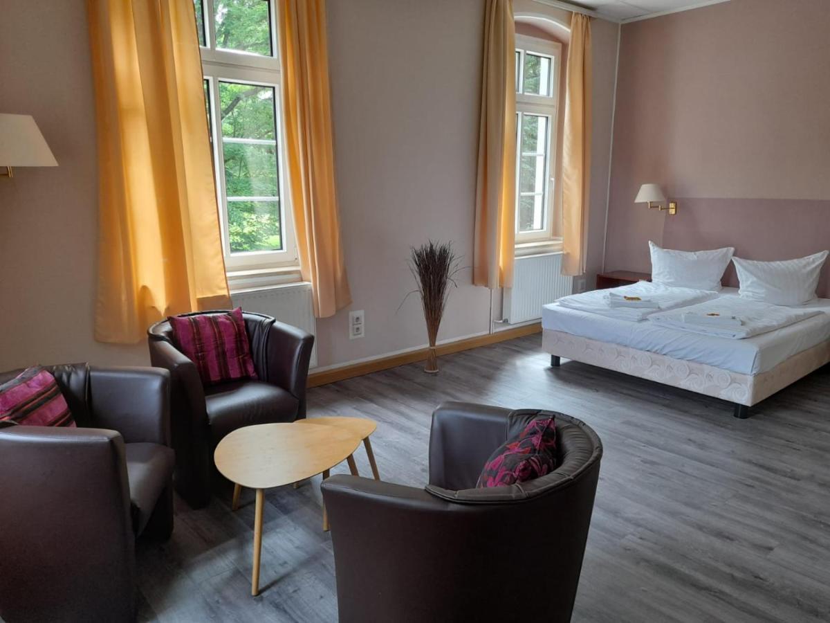 Hotel Am Kreischaer Park Extérieur photo